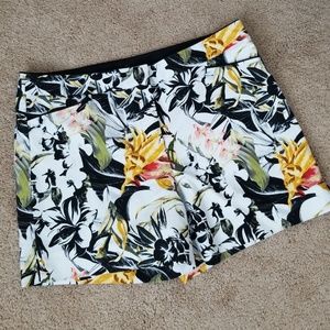 WHBM 5 in Coastal shorts